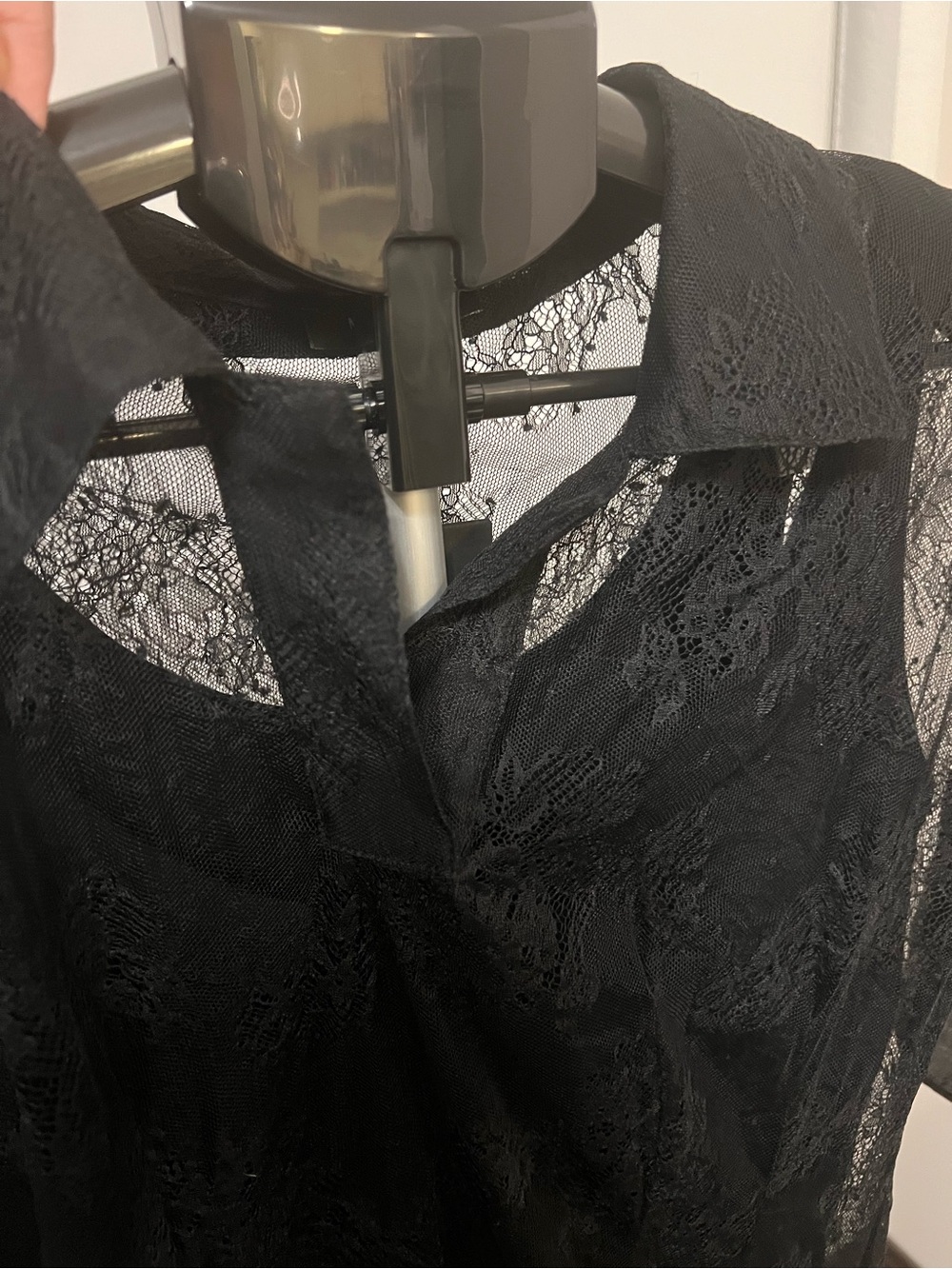 Massimo Dutti NWT Black Sheer Lace Blouse Made in Portugal Size M - Picture 4 of 8